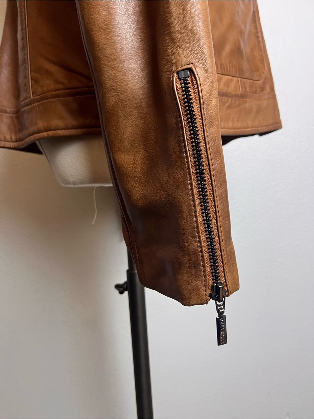 Bernardo Cognac 100% Leather Jacket - Picture 6 of 10
